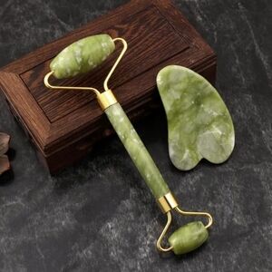 Jade Roller And Gua Sha Tools Set,